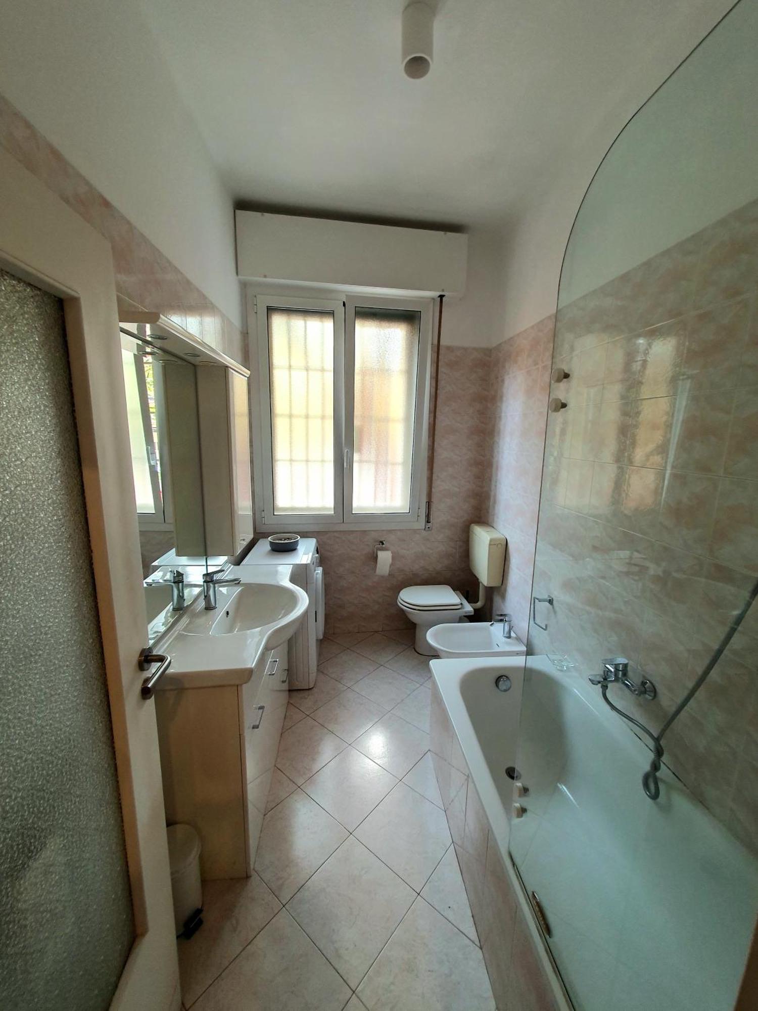 Spacious Three-Room Apartment In Saragozza Bologna Luaran gambar